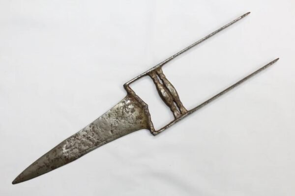 antique-wootz-steel-blade-katar-tiger-knife-1