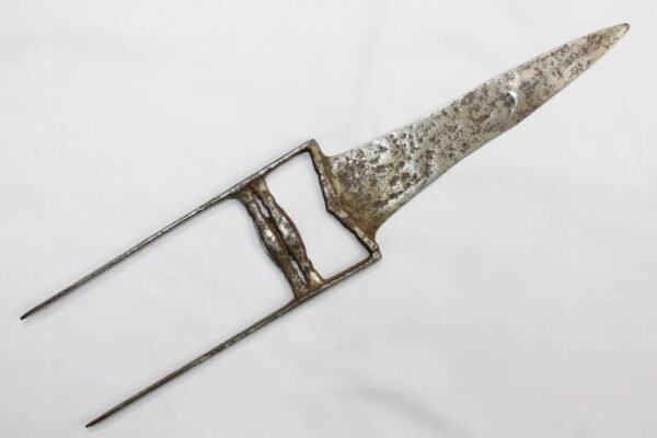 antique-wootz-steel-blade-katar-tiger-knife